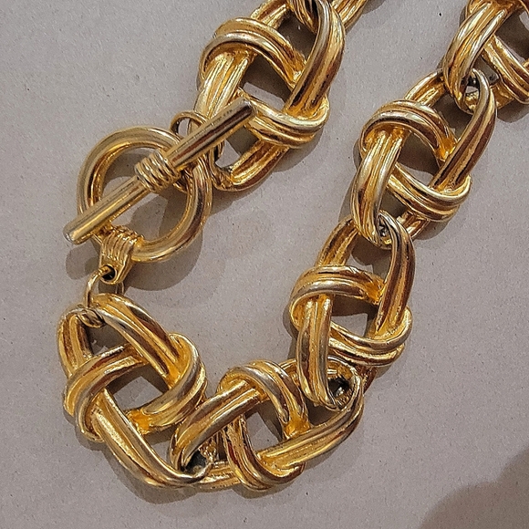 #Vintage #Statement Textured #Gold-tone Chunky Chain Link #Toggle Necklace.. - Picture 5 of 6